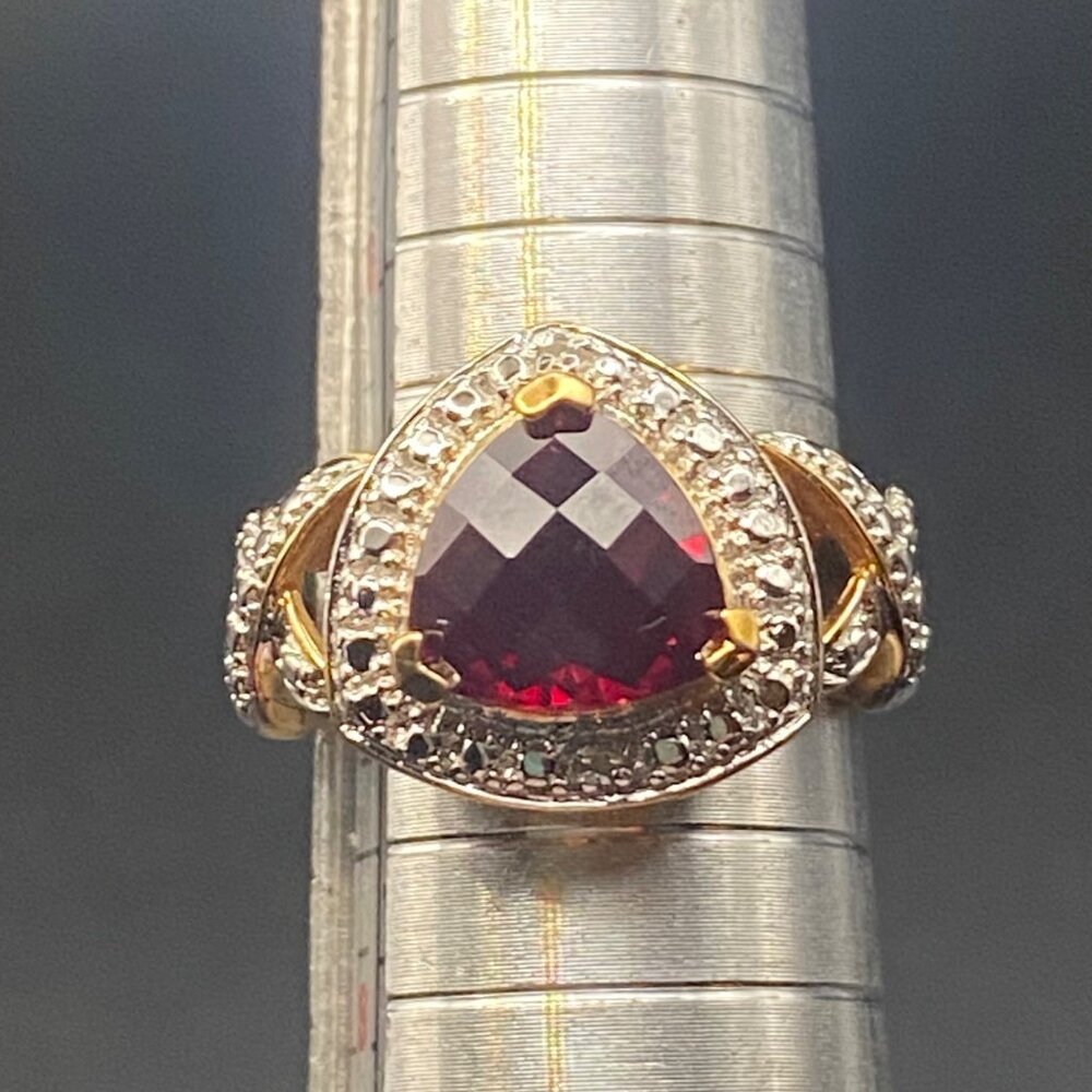 Vermeil Sterling Silver Trillion Cut Red Faux Ruby Ring 5.5g Sz 7 Red Rose Box